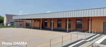 Ecole élémentaire à Mouroux.jpg